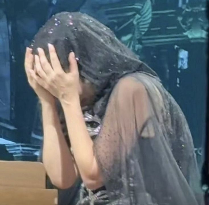 sarah jurídico lovedrug tweet media