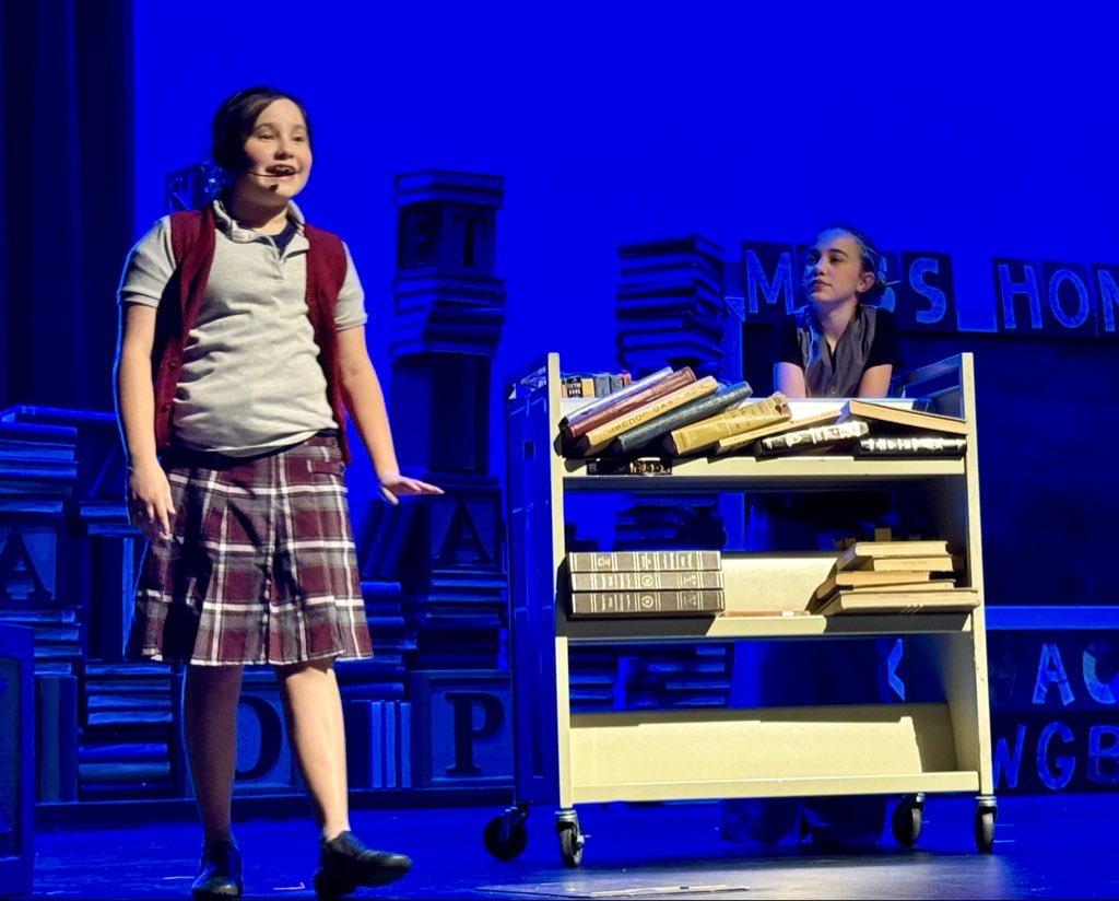 Midland_ISD's tweet image. 🎬Talk about excellence!👏🏽

Top-tier talent was on full display tonight as Bowie Fine Arts Academy students took the stage for their production of Matilda! It was a packed house, and these students put on an amazing performance! 

#StudentExperience #ExcellenceInAction