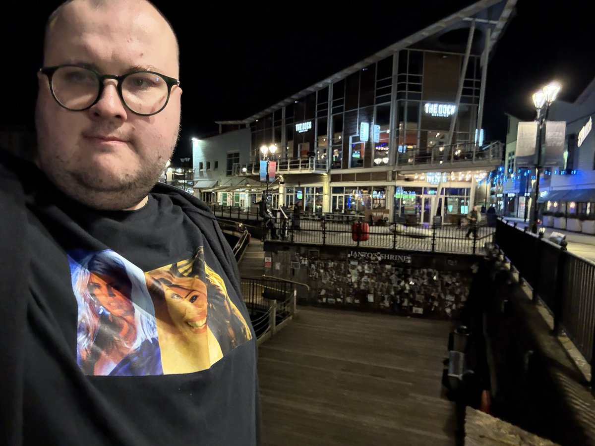 Doctor Who Positivity (Tom #IStandWithDavidTennant tweet media