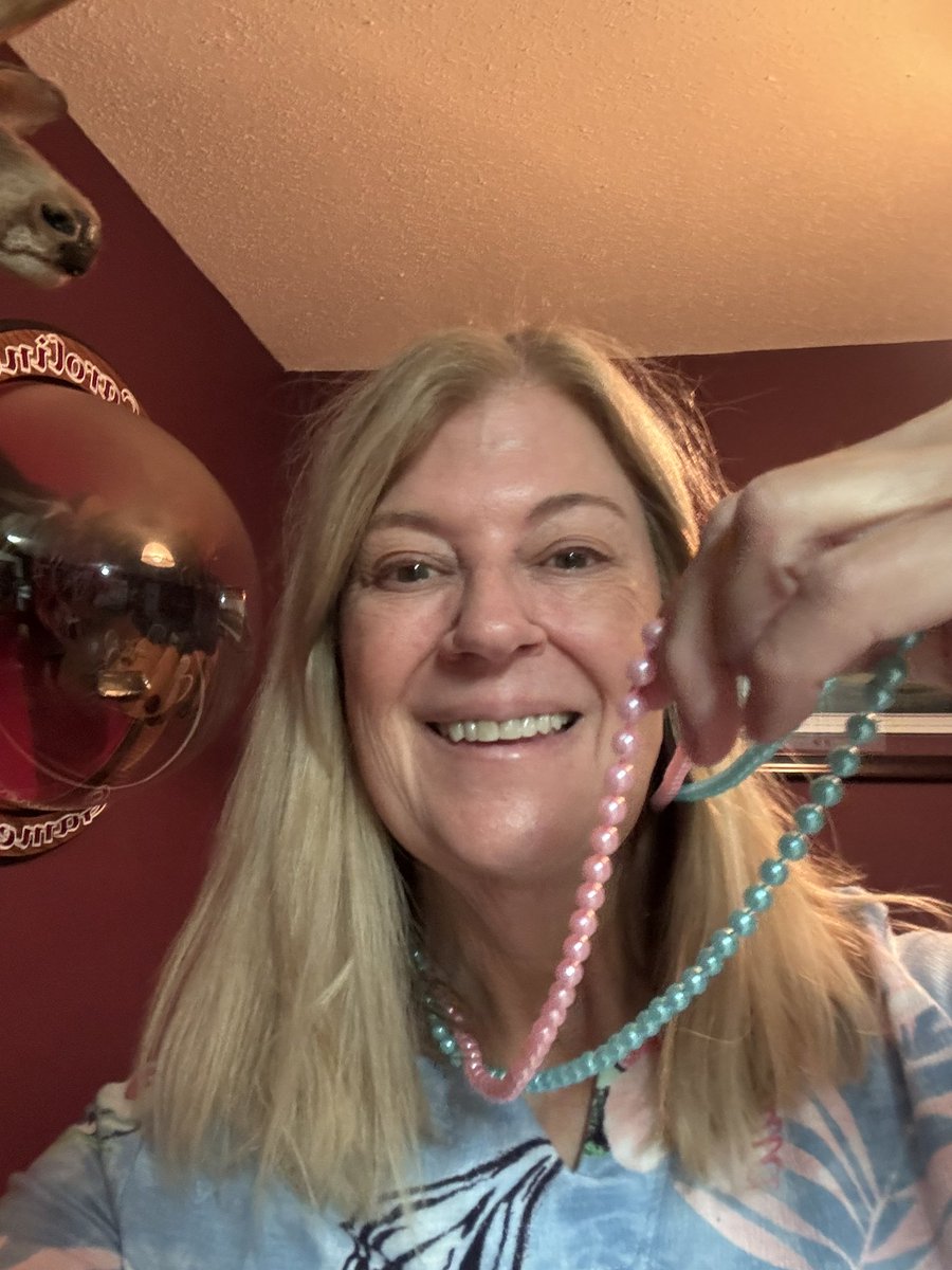 S K I Eden tweet media