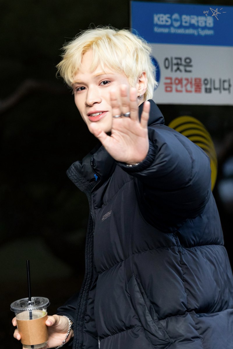 ๋ณ-๐๐๐๐๐- tweet media