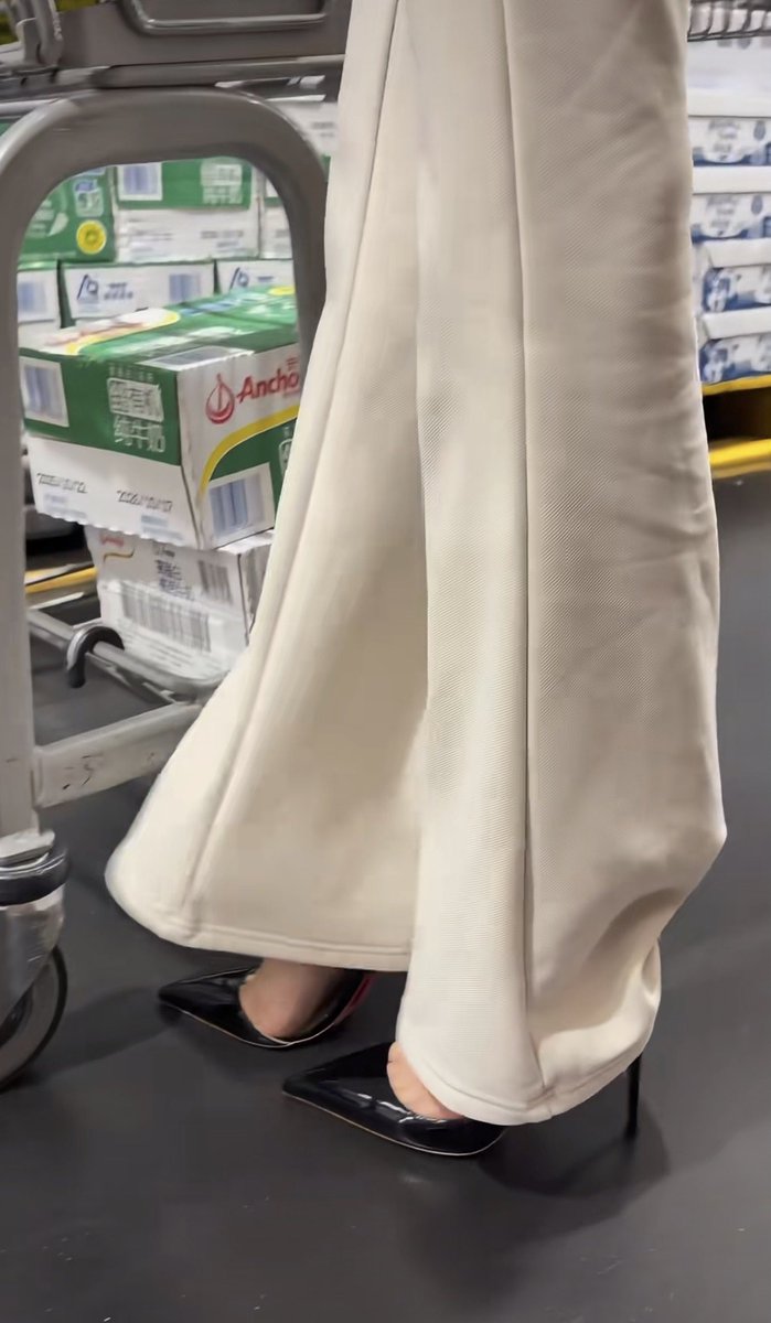 名鞋美脚 tweet media