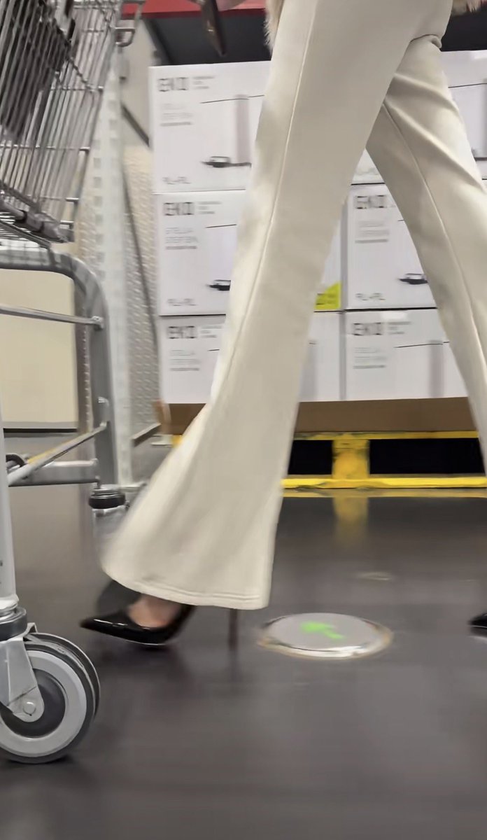 名鞋美脚 tweet media