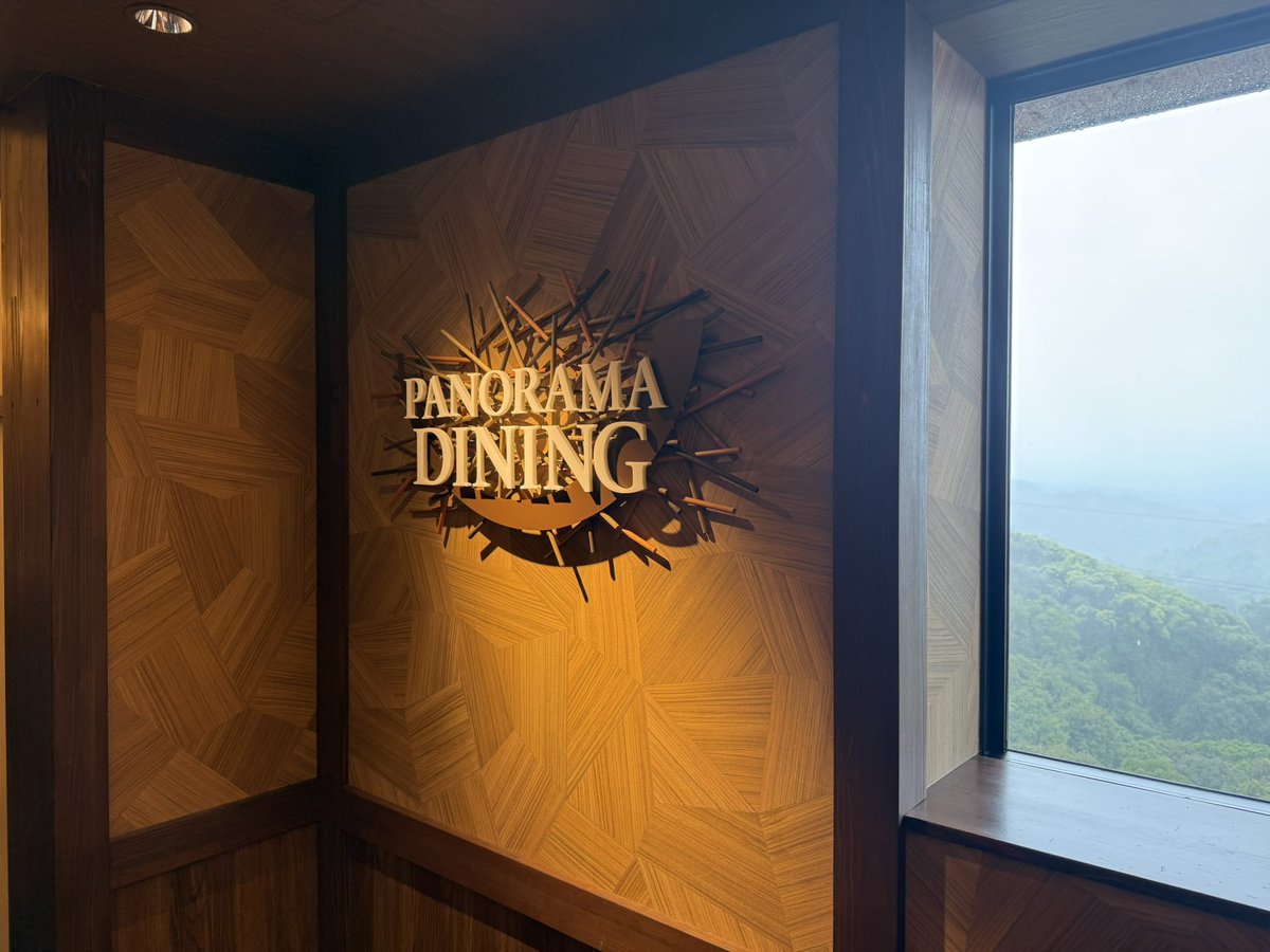 FdcPlay's tweet photo. ジャングリア行ってきた。
雨で悲惨だったけど
予想より楽しかった😆
ダイナソーサファリ一は
絶対推し‼️

#ジャングリア https://t.co/m4IUbLUDS8