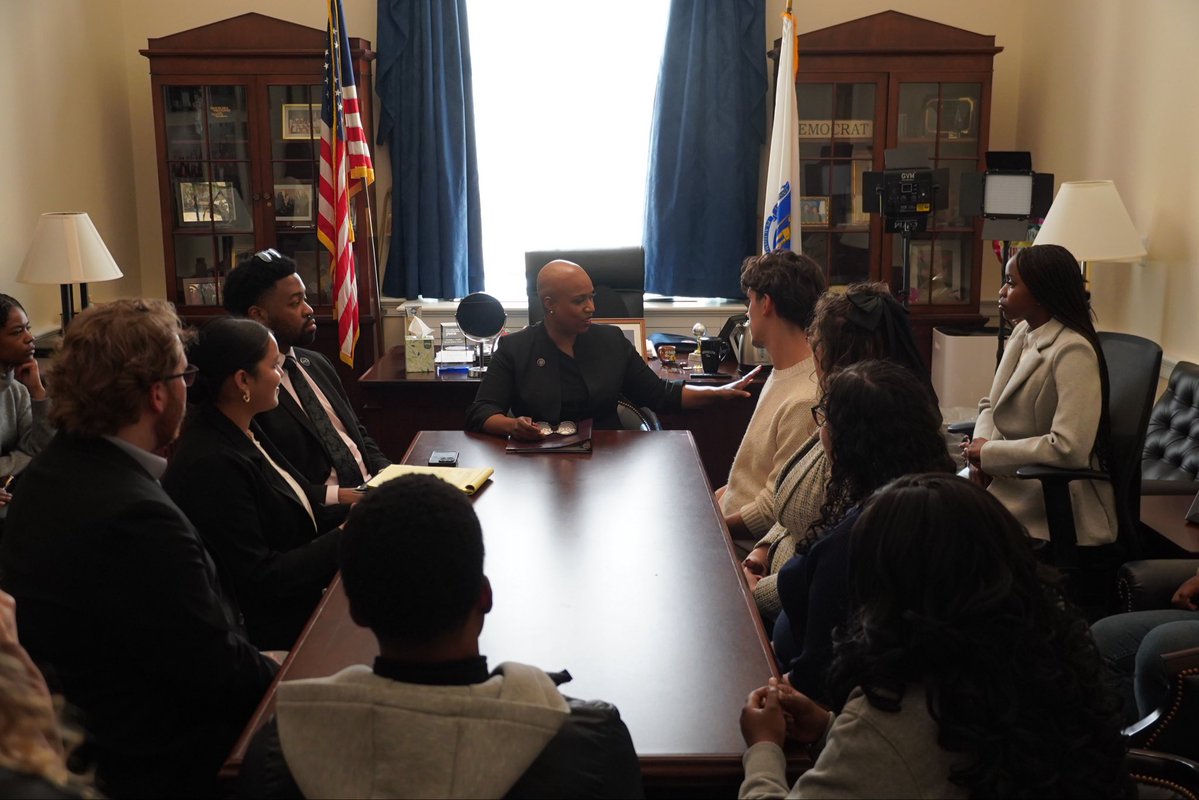 Congresswoman Ayanna Pressley tweet media