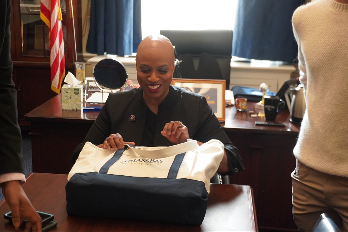 Congresswoman Ayanna Pressley tweet media