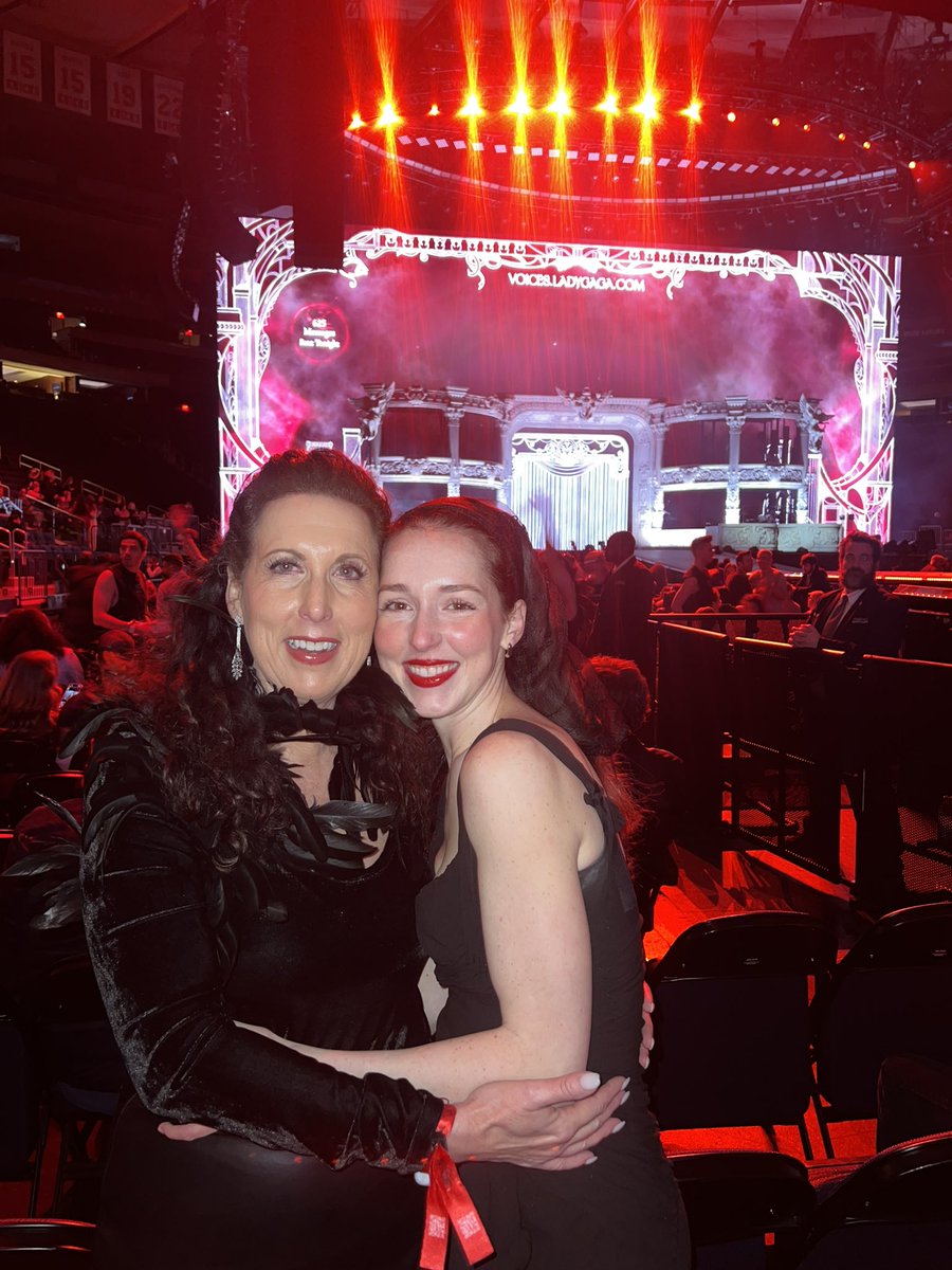 Roǝ l Gaga⭐️ tweet media