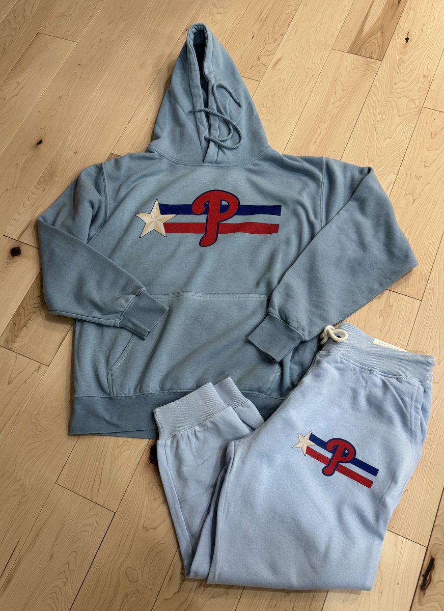 The blues do not match we are working on it! But the white hoodie will be fully stocked. ❤️ #vintage #phillies