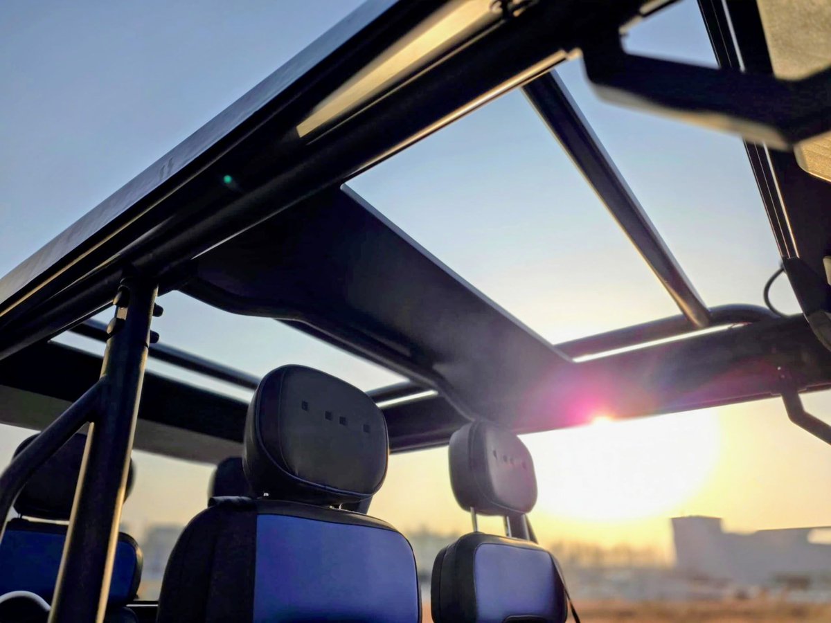 ONUSAOfficial's tweet image. 📱 Command center activated:
14" touchscreen, smart connectivity, and charging for all.
This is how a modern cart should feel.

🔗 Reserve yours now: onusa.com/reserve⁠

💬 Comment your favorite feature.

#ONXDashboard #builtbetter #TouchscreenEV #ElectricInnovation