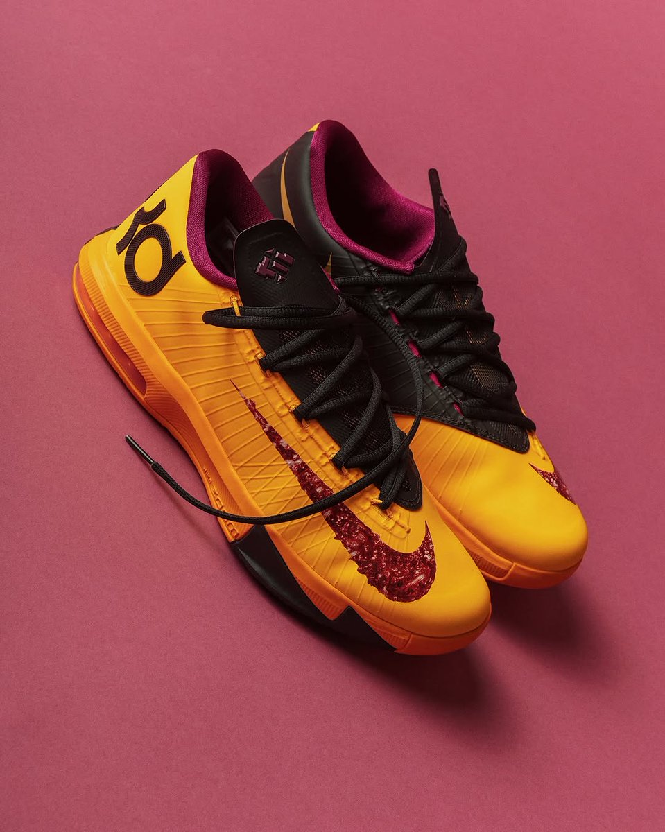 JustFreshKicks tweet media