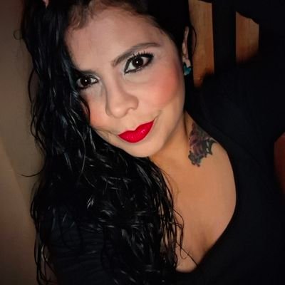 cuervo2403's tweet photo. @LaDeLaCocaCola Invitala a la piscina a ver que dice. https://t.co/XLQYIkijbg