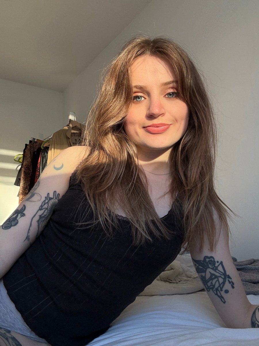 Kat Baker tweet media