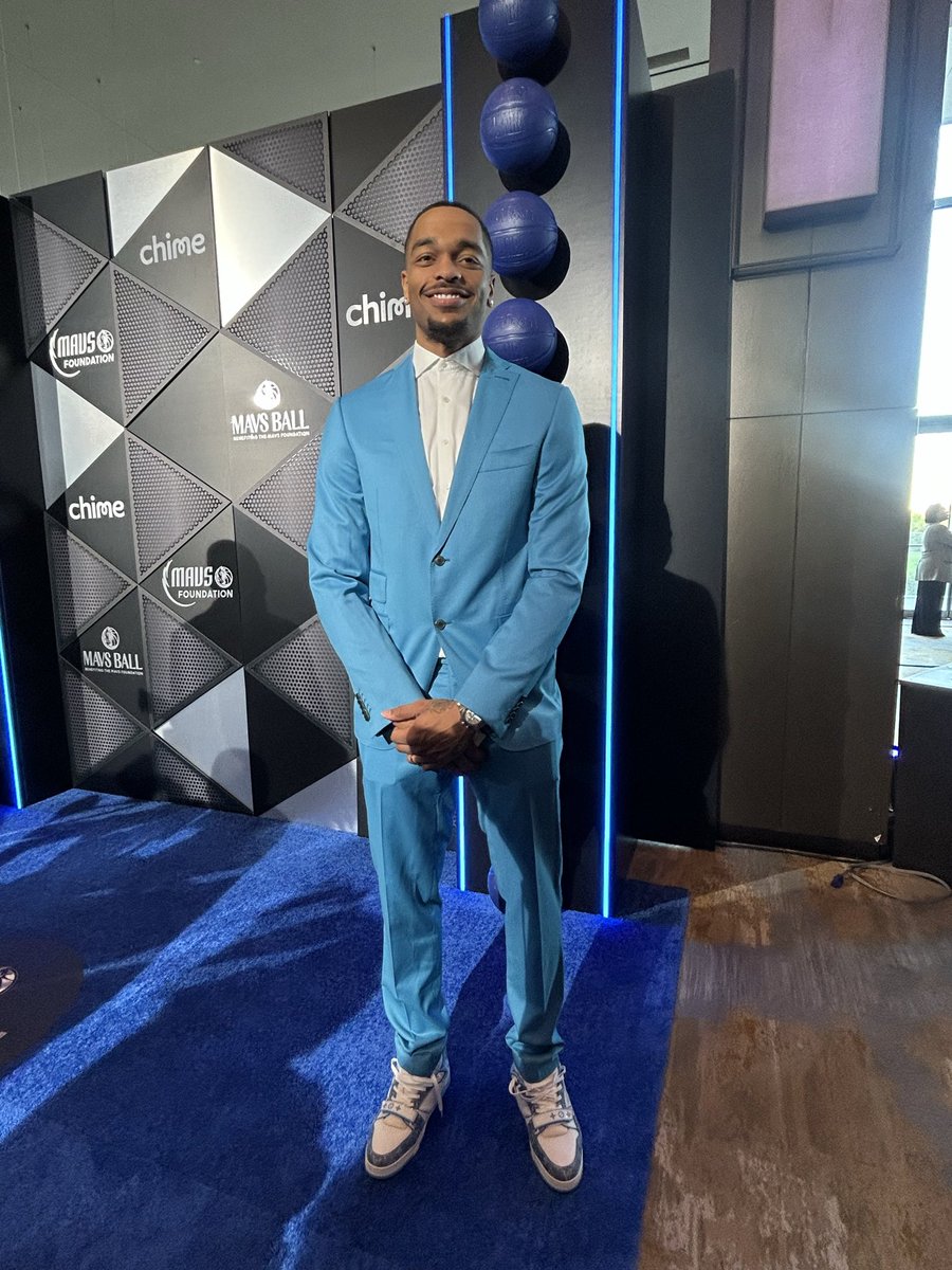 Dorothy J. Gentry tweet media