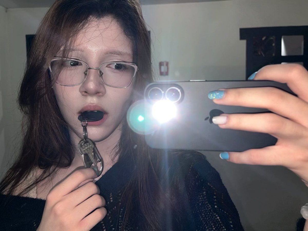 fefofinha tweet media