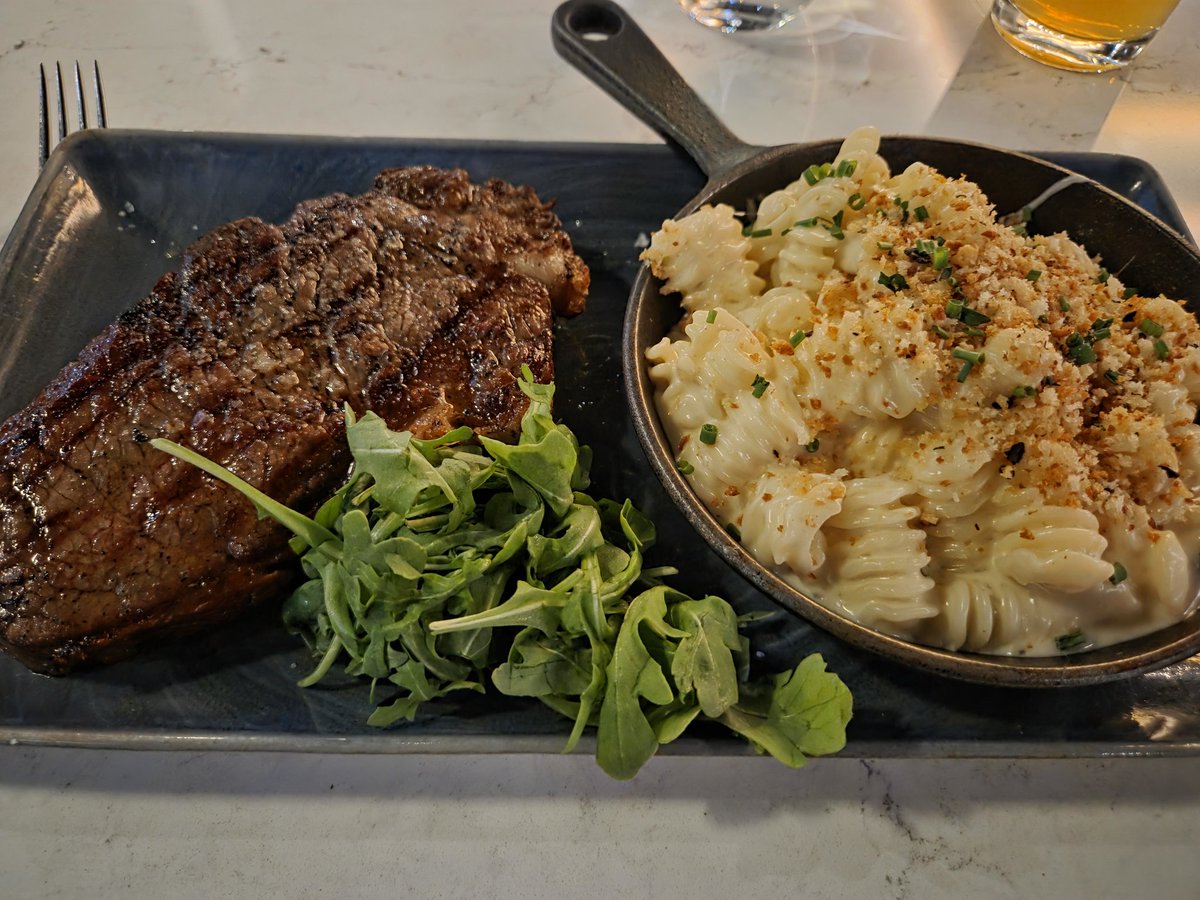 B @ The BBQ Barn tweet media