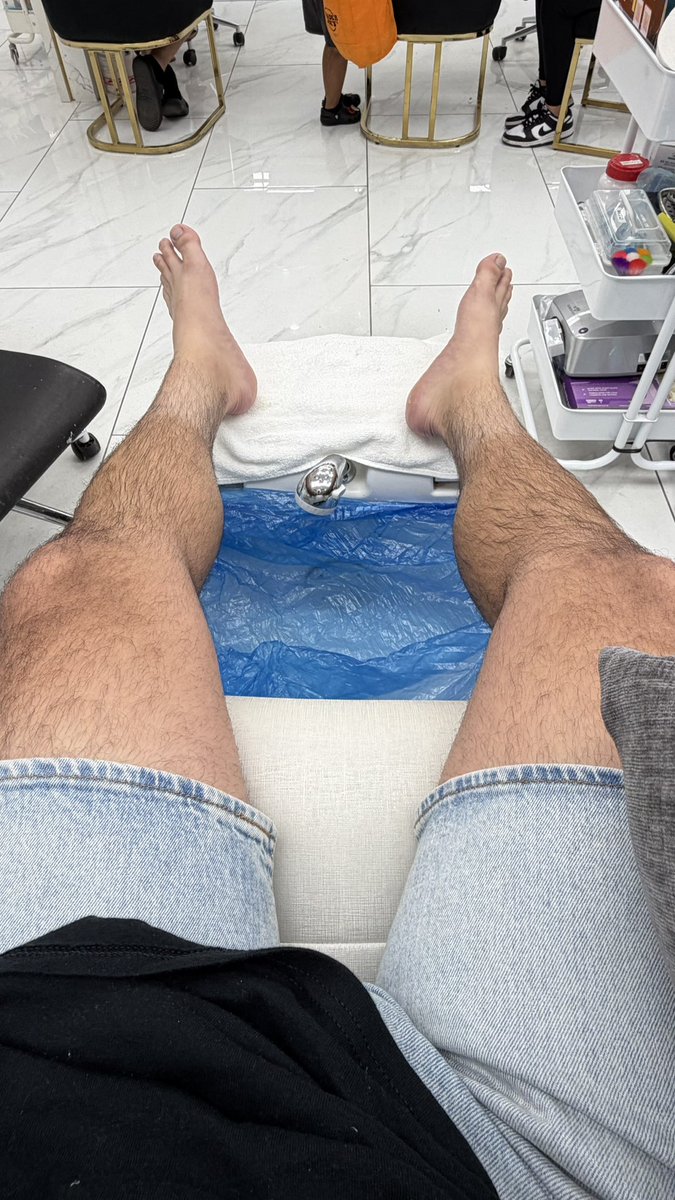 edsunnx's tweet photo. you ain’t suckin toes you ain’t for me https://t.co/yNBZ6Ul3CB