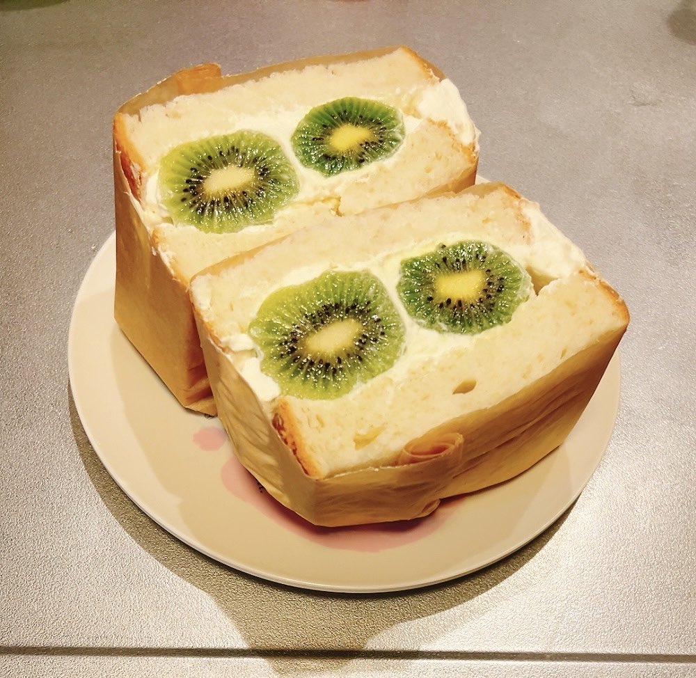 ひもの tweet media