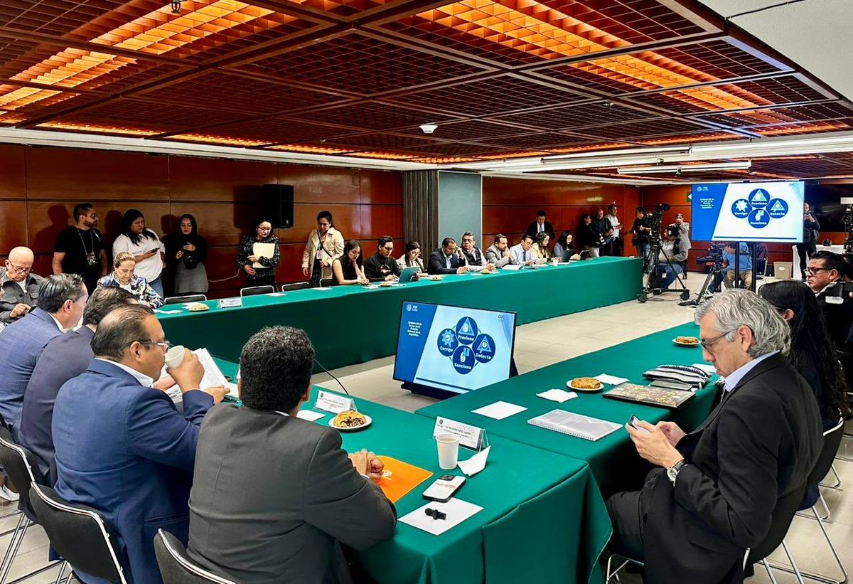 Eruviel Ávila tweet media