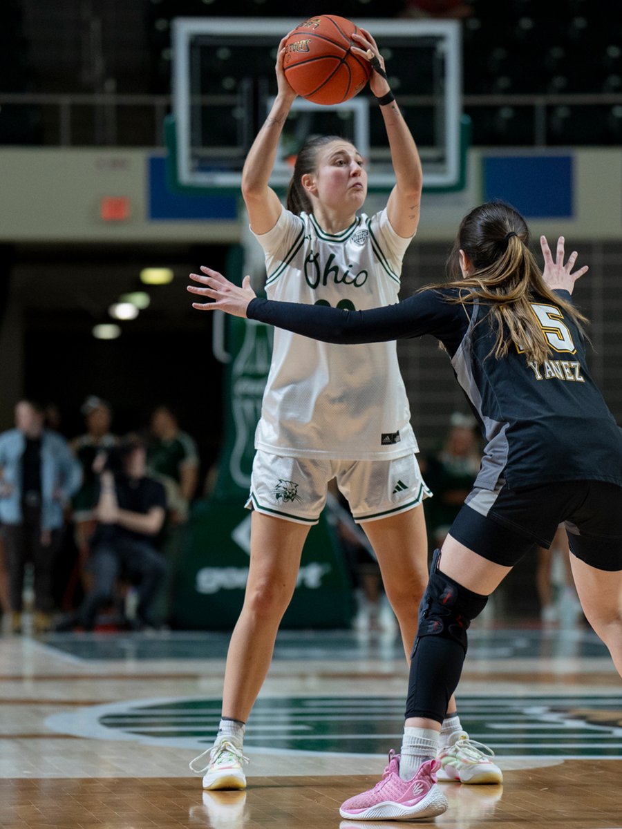 OhioWBasketball's tweet photo. 📸: 𝗟𝗢𝗖𝗞𝗘𝗗 𝗜𝗡 🔒

#OUohyeah https://t.co/5IKbgLz27B