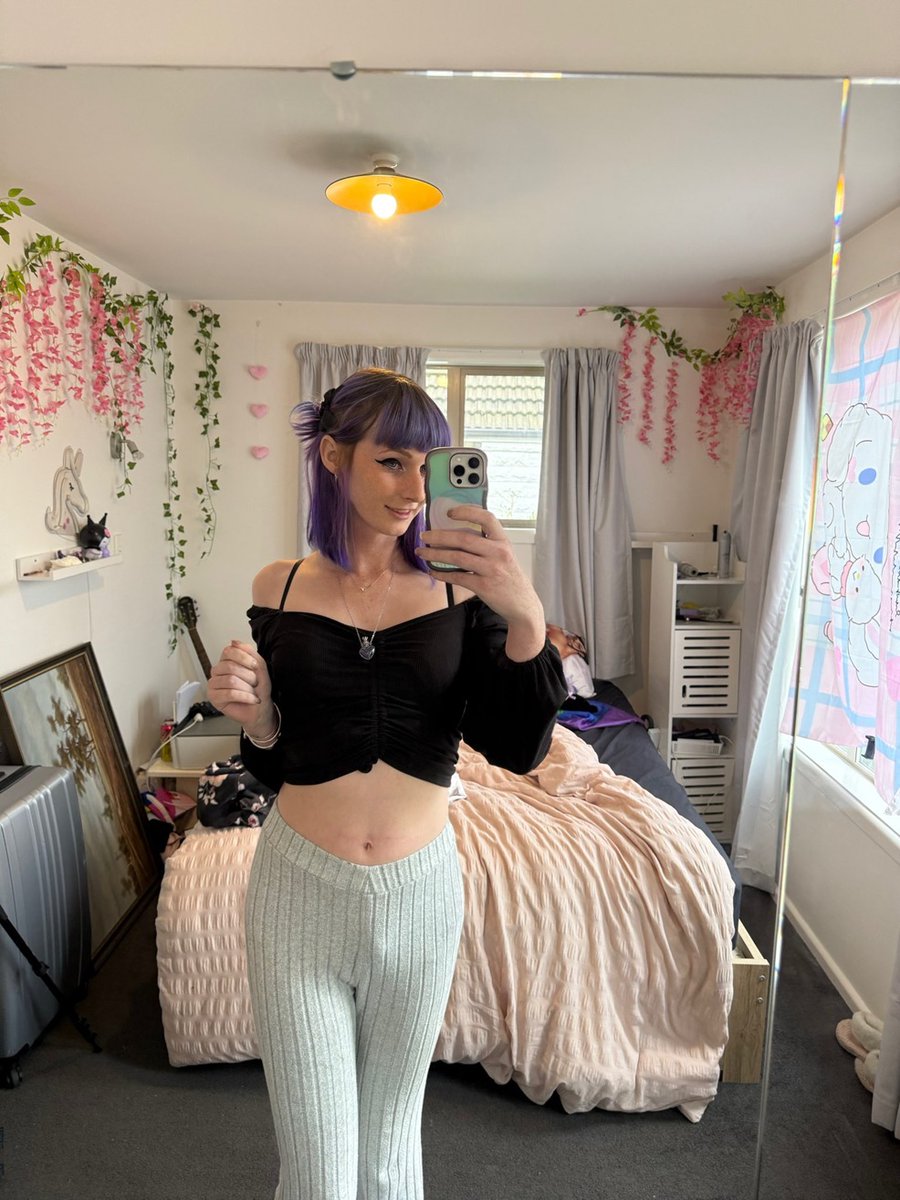 Cassie-Anne tweet media