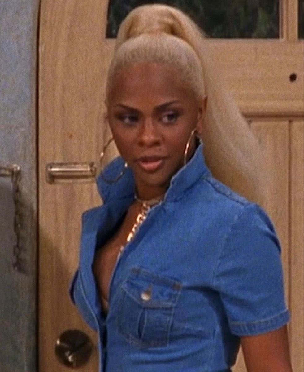 notgwendalupe's tweet photo. Lil' Kim in Moesha https://t.co/mF37l0GsB9