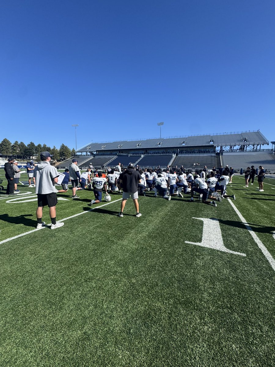 braden_mcd2's tweet photo. Thank you @NevadaFootball for having me out at practice today! It was awesome watching this team work! #BattleBorn 

@CoachChoateFB @Coach_JLoeffler @BJ_Robrtsn @AustinDArmond @edsoncanales1 @melenaitemanu @VGreen85 @17keithprice @Coach_JeremyO @CoachBartolone @CoachCNorcross https://t.co/WM34NOgUOu