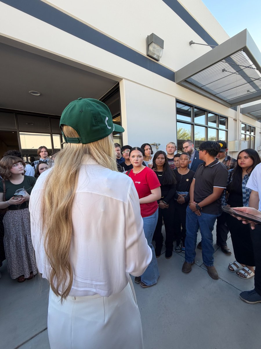 Lailani Loza tweet media