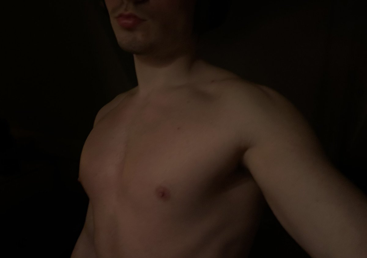 ethan 💋 tweet media