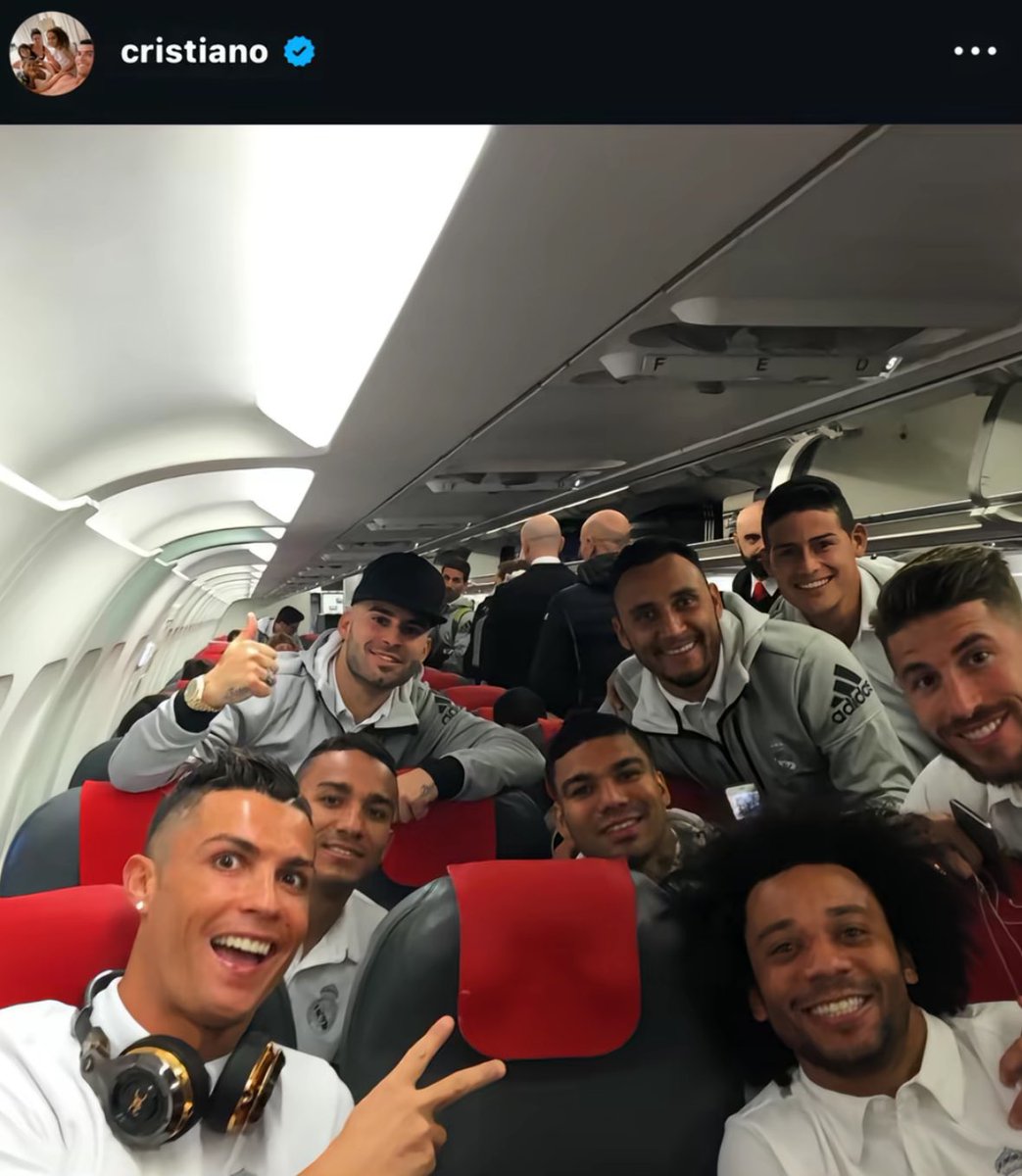 (fan) REAL MADRID FANS 🤍 tweet media