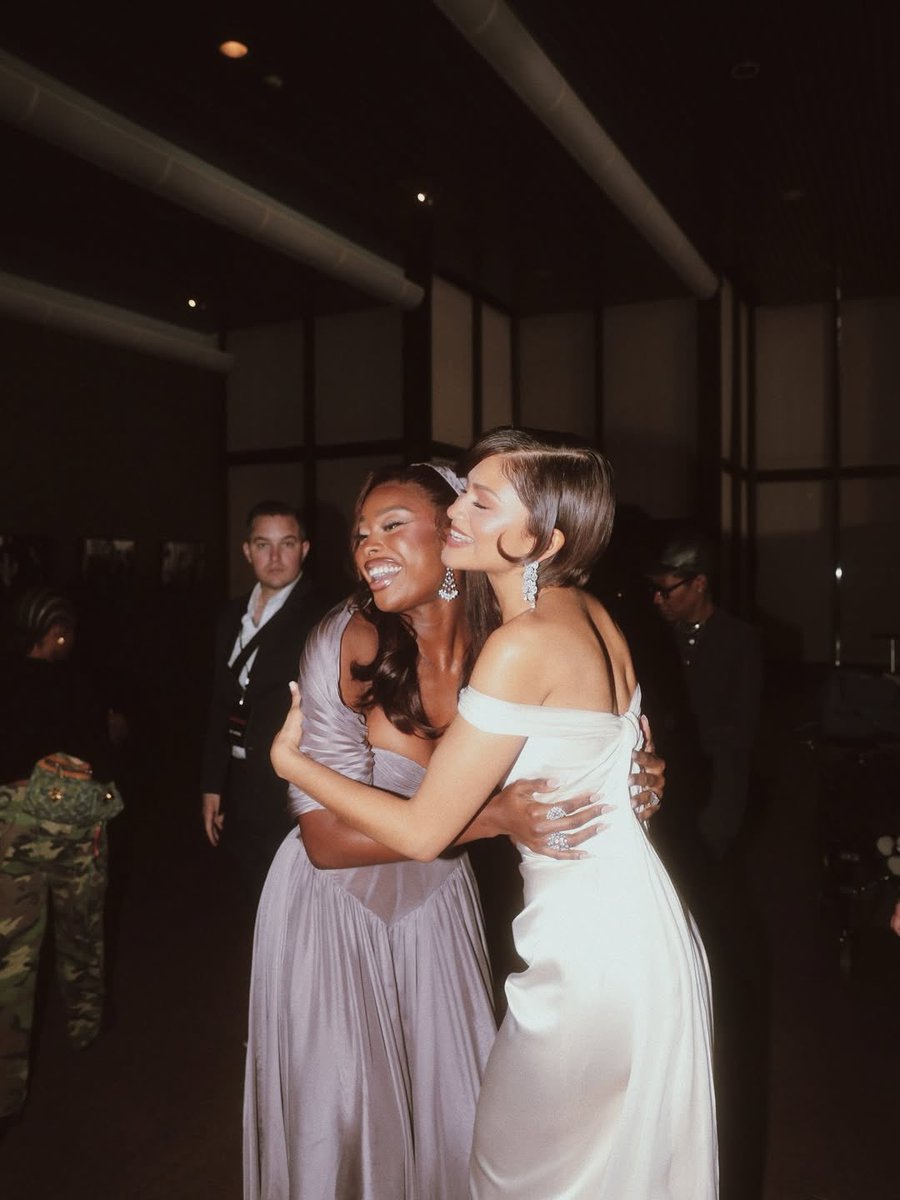 Zendaya Updates tweet media