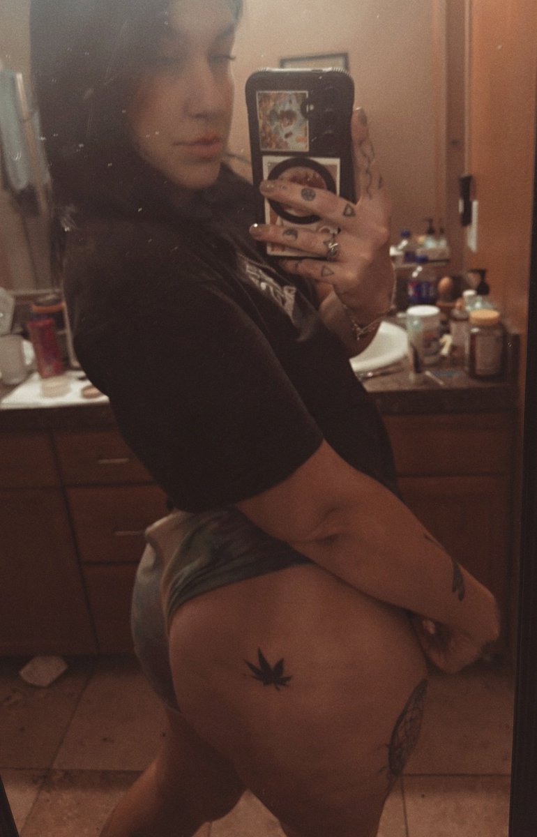 Desi Boo 🩷 tweet media