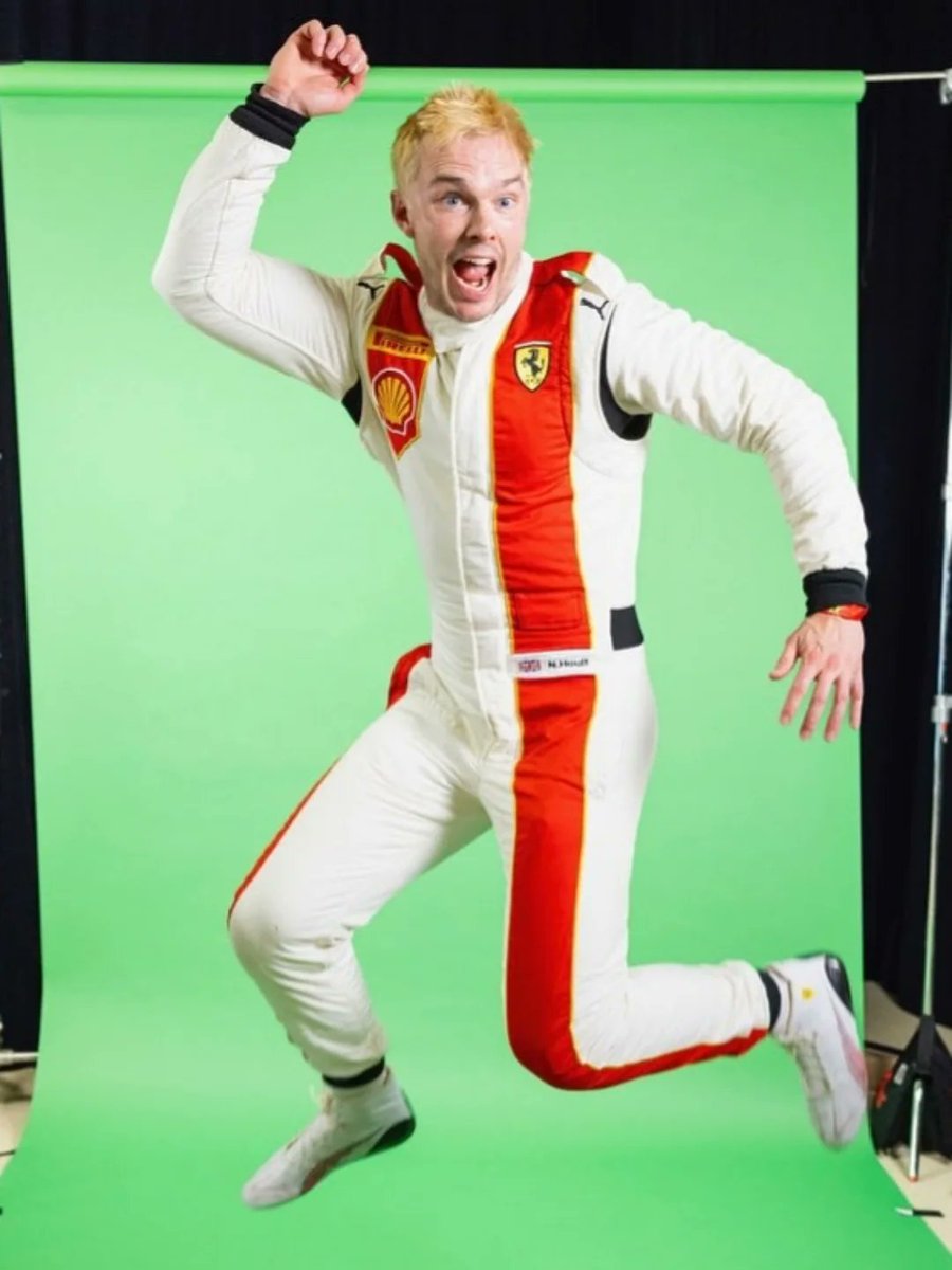 Kang HaNeul ☘ ✩ Nicholas Hoult ✩ tweet media