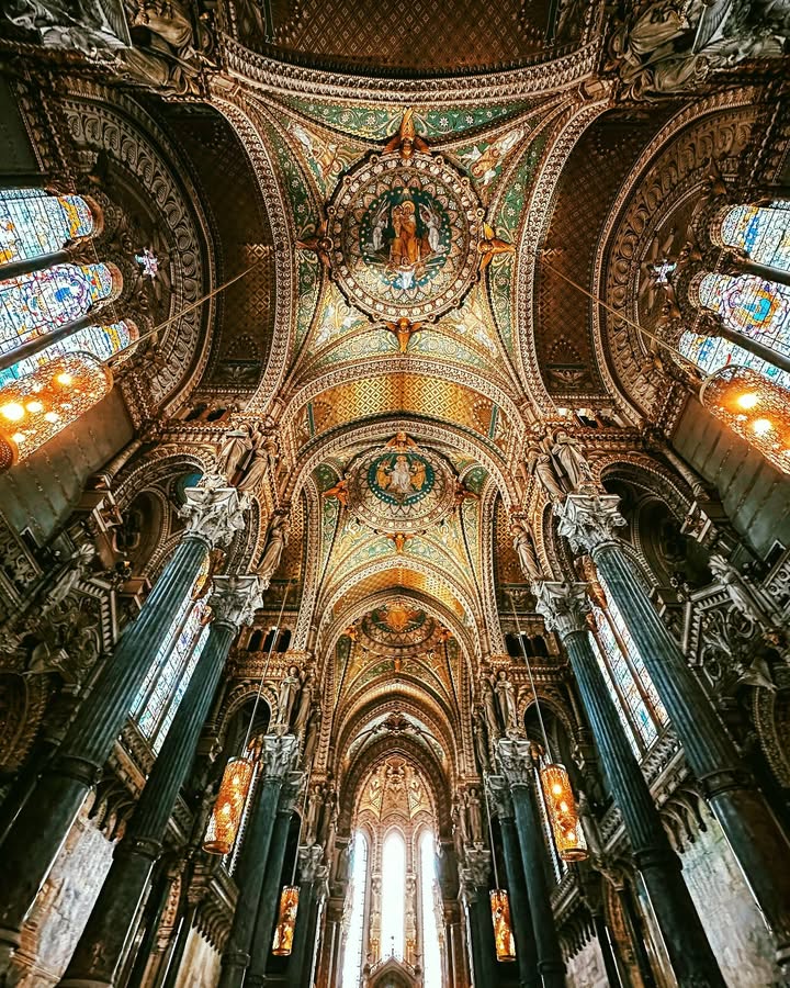 Amazing Eyes tweet media