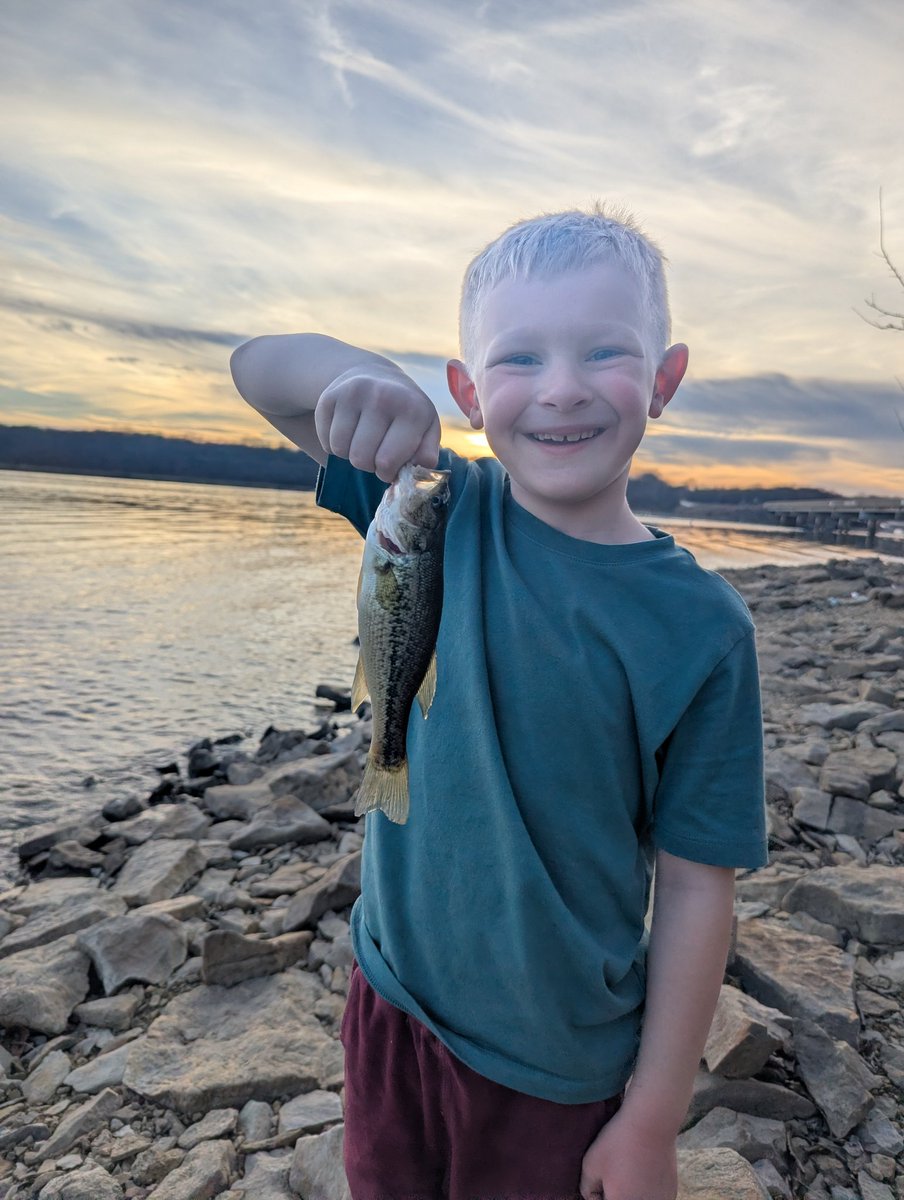 🚜𝕄𝕚𝕜𝕖 𝕃𝔸𝕌𝔾ℍ tweet media