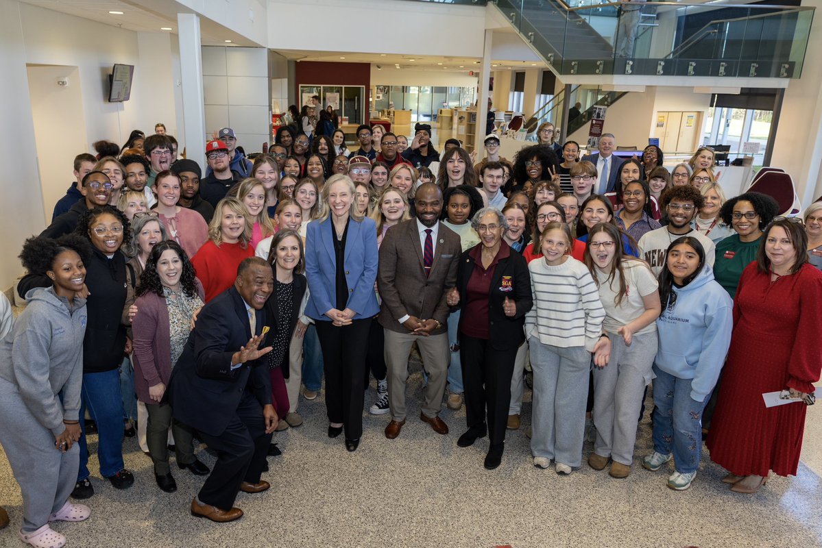 Governor Abigail Spanberger tweet media