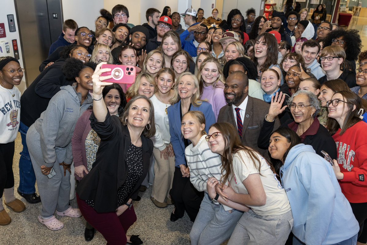 Governor Abigail Spanberger tweet media