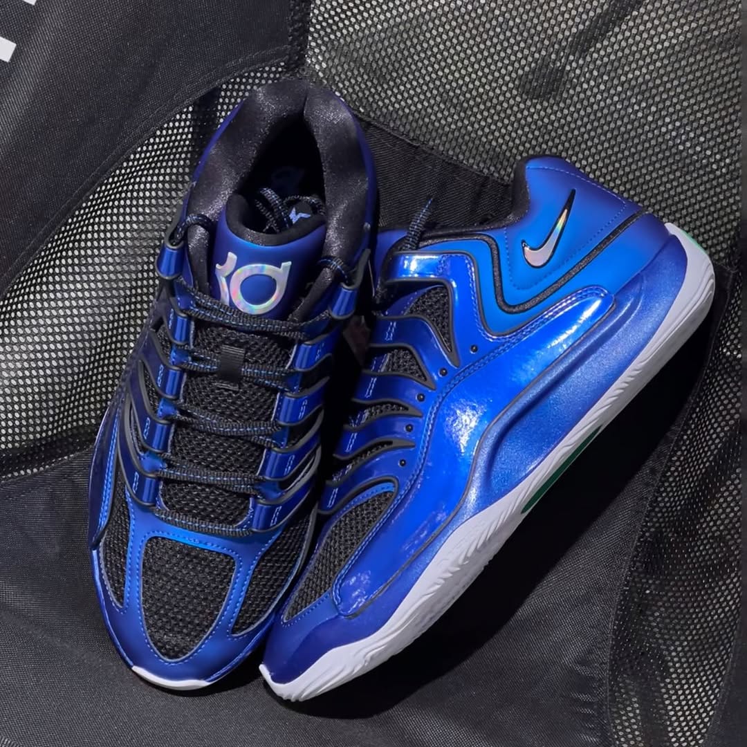 JustFreshKicks tweet media