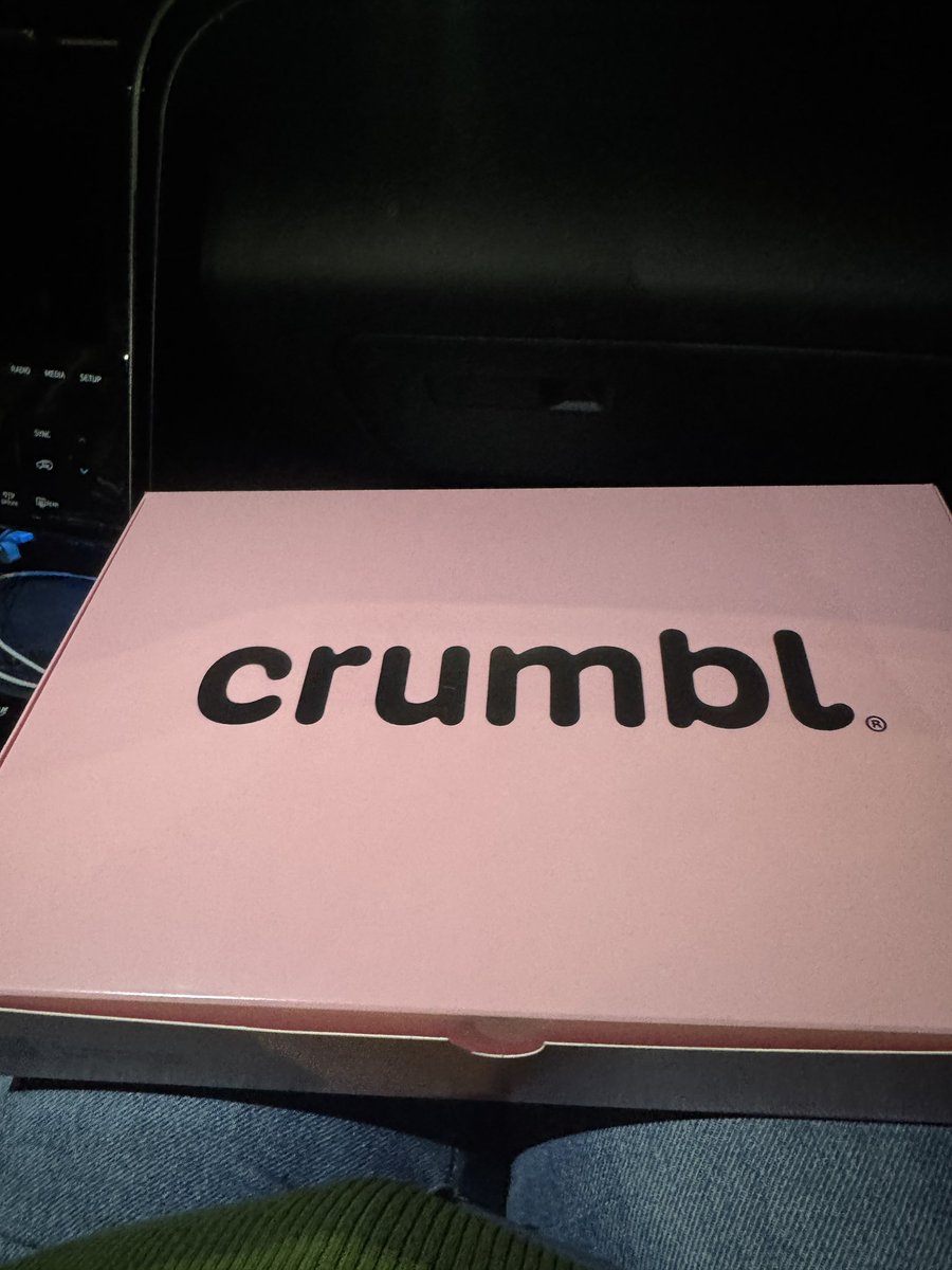 𝐿𝒶𝓊𝓇𝑒𝓃 𝐵𝑒𝒶𝓈𝓁𝑒𝓎 tweet media