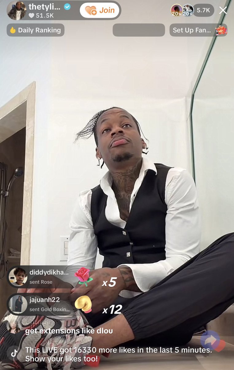 She’s Fishy ➐ tweet media