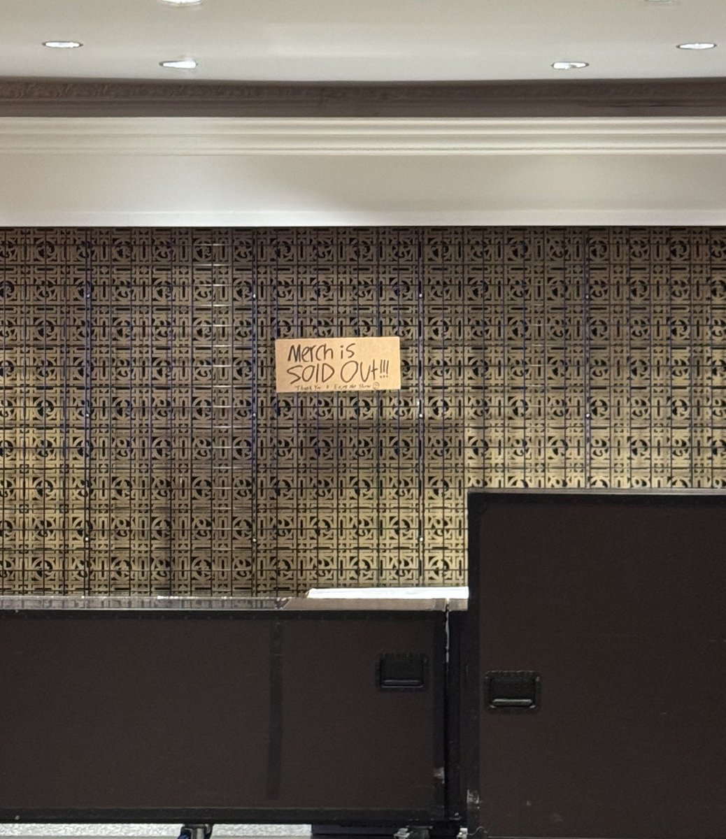 Hearts2Hearts merch is Sold Out in the venue!

#Hearts2Hearts #하츠투하츠 #H2H
<a href="/Hearts2Hearts/">Hearts2Hearts</a>