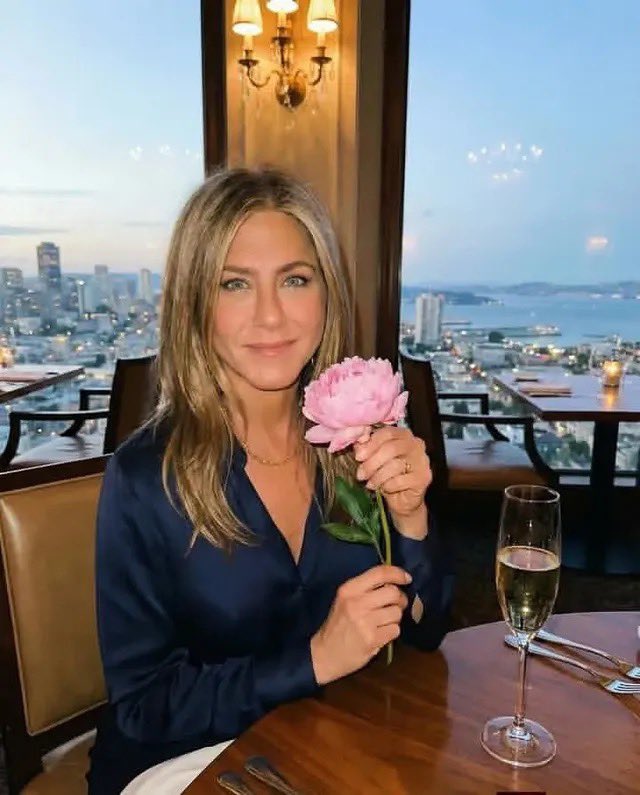 Jennifer Aniston tweet media
