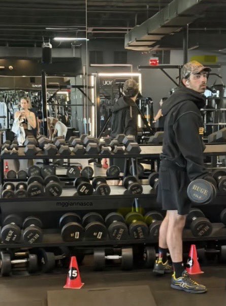 Hello Beautiful | Jonas Brothers tweet media