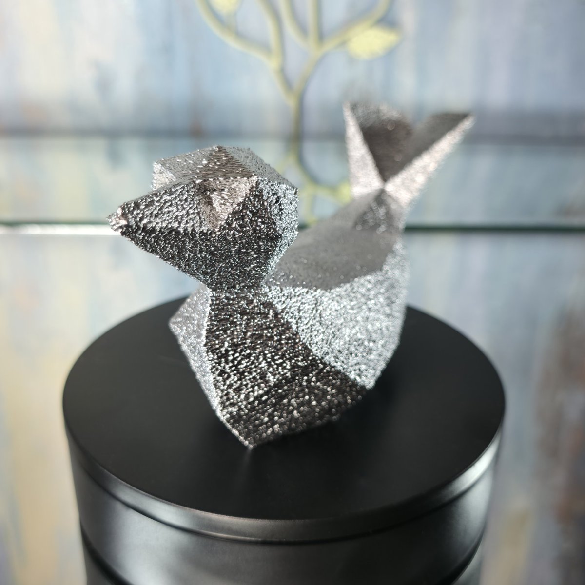 Statuehut tweet picture