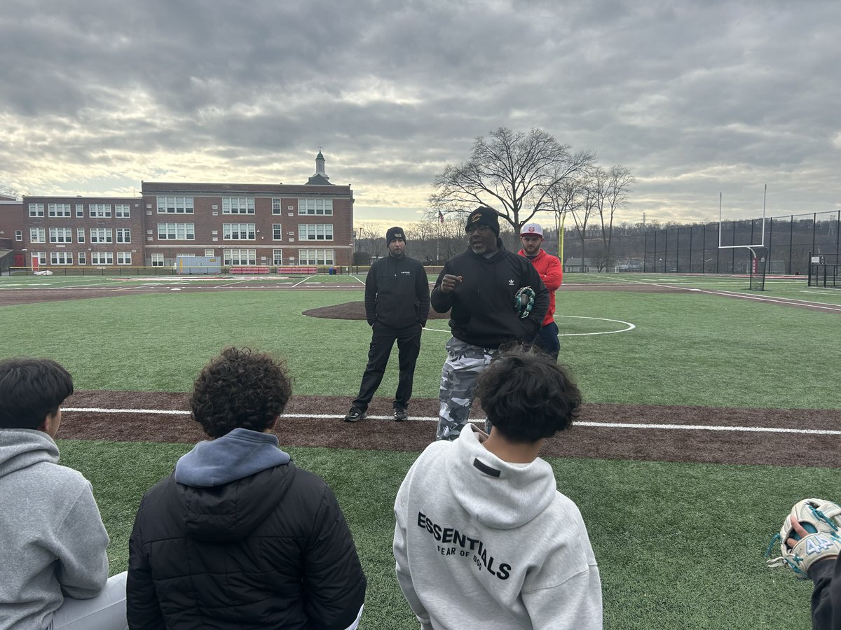 Coach Hop tweet media