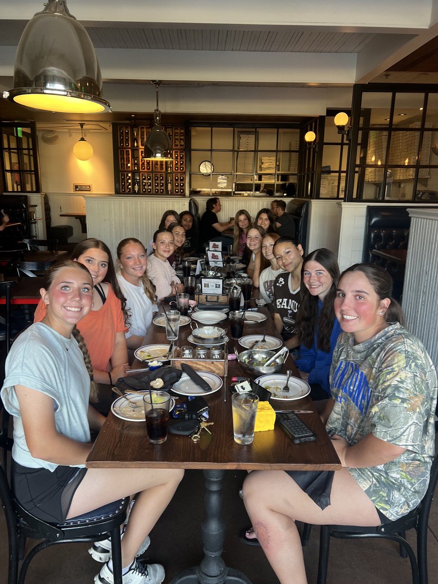CoppellSoftball's tweet image. Thank you to the Pham, Menezes, Scott, Tran and Manchester families for hosting team dinners this week! #coppellsoftball #springbreak #teambonding #coppelltx #CFND @CoppellSports1