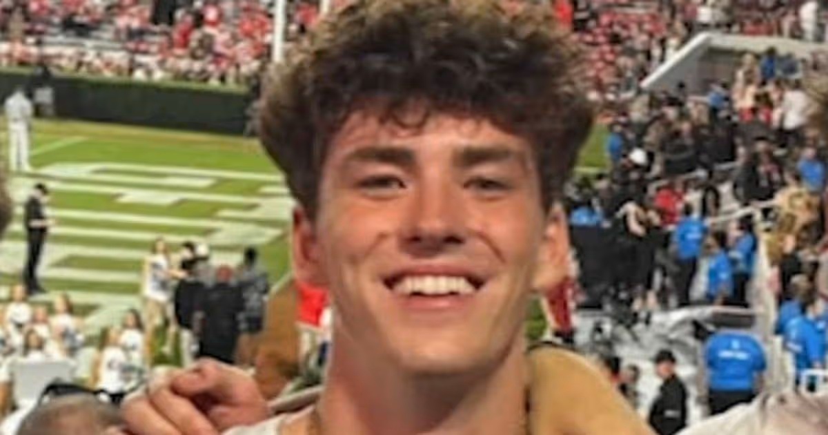 The Mirror tweet media