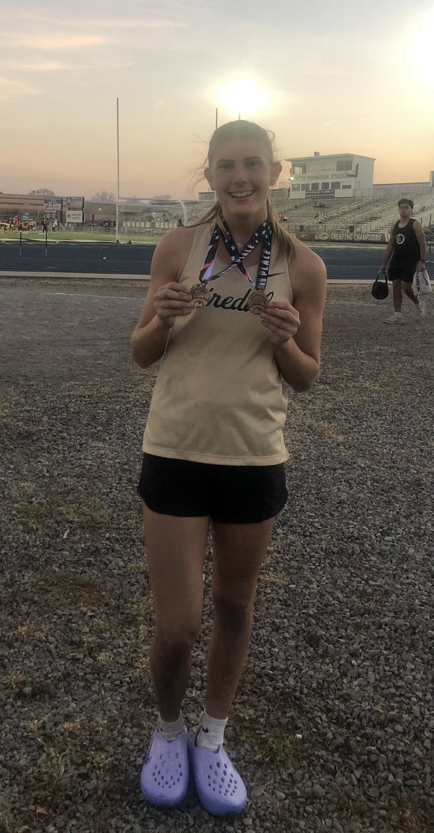 Alma Airedale Track & Field tweet media