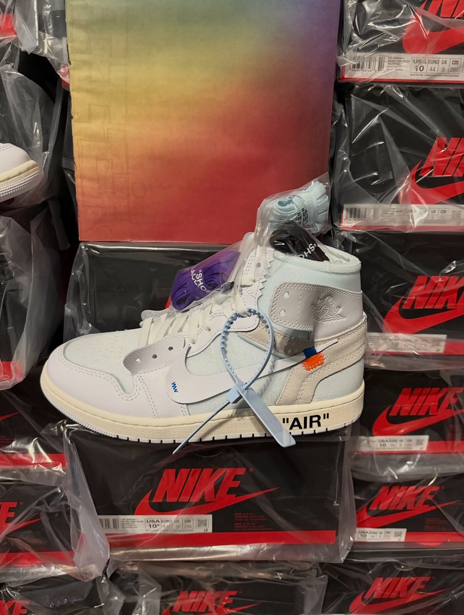 JustFreshKicks tweet media