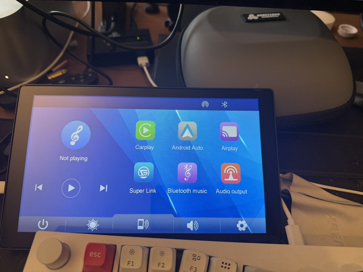 SIGKITTEN tweet media