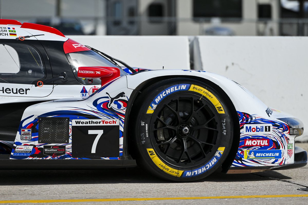 Nickolas Wolf tweet media